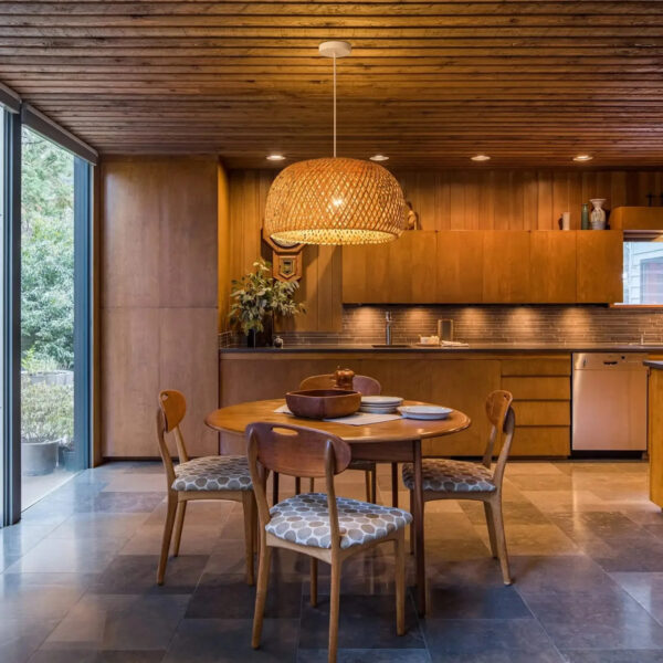 Abat-jour effet rotin chic et élégant en bois