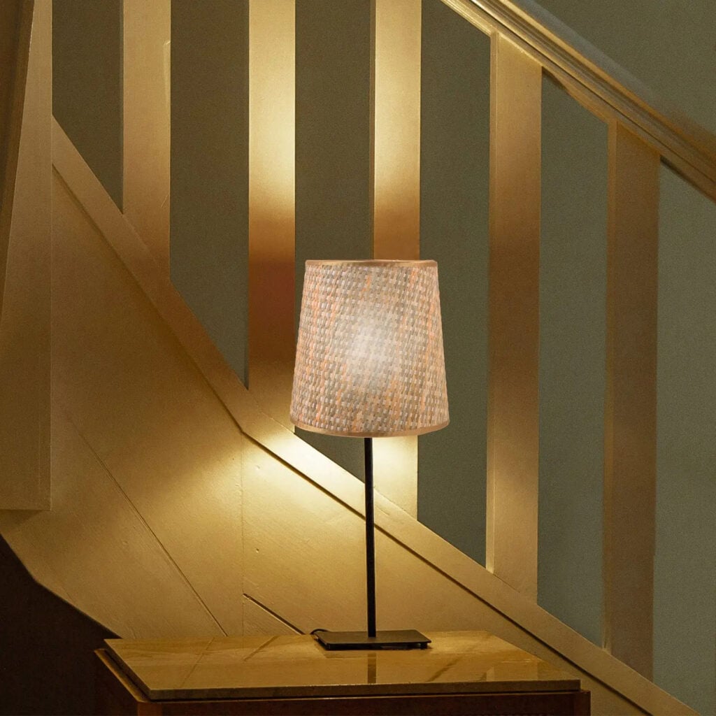 Abat-jour effet rotin lampe sur pied robuste et durable