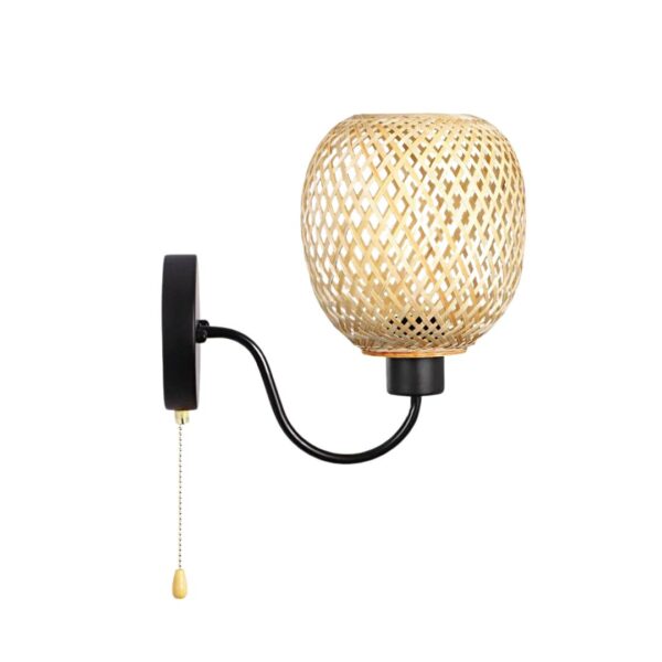 Abat jour mural et vintage en rotin pour lampe de chevet sur fond blanc