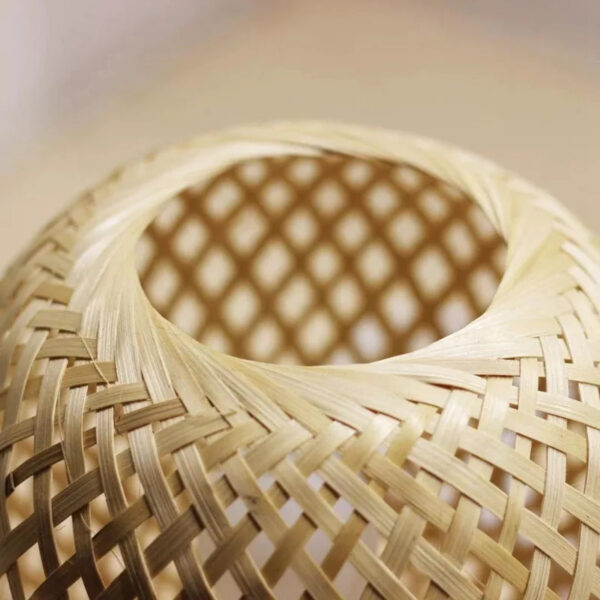 Lampe de chevet artisanale en rotin et bambou