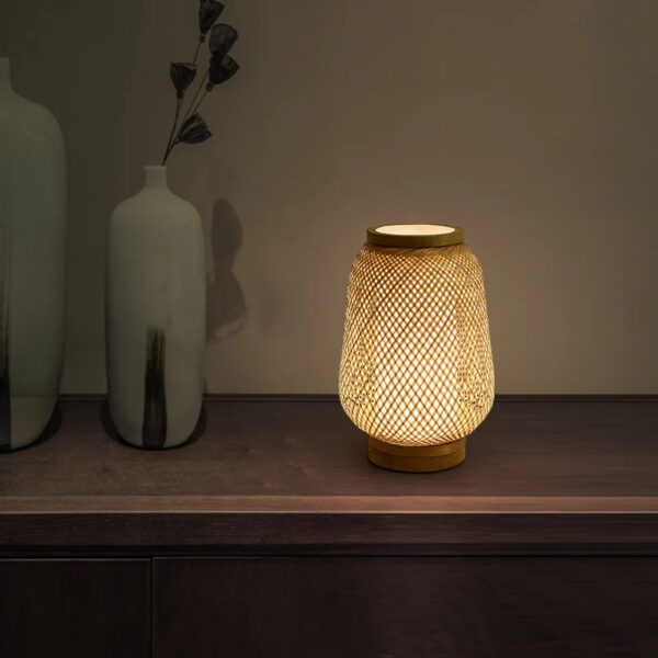 Lampe de chevet en rotin au design rétro