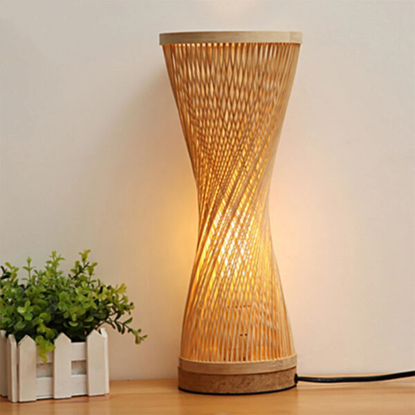 Lampe de chevet rotin au design de sablier