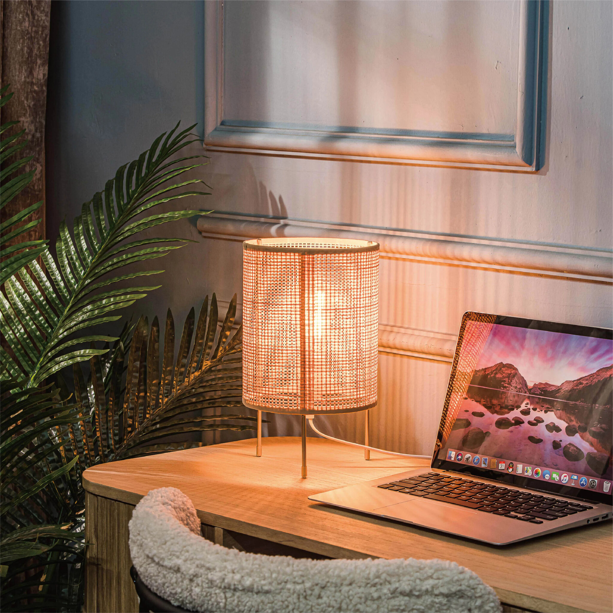 Lampe de chevet vintage en rotin et bambou