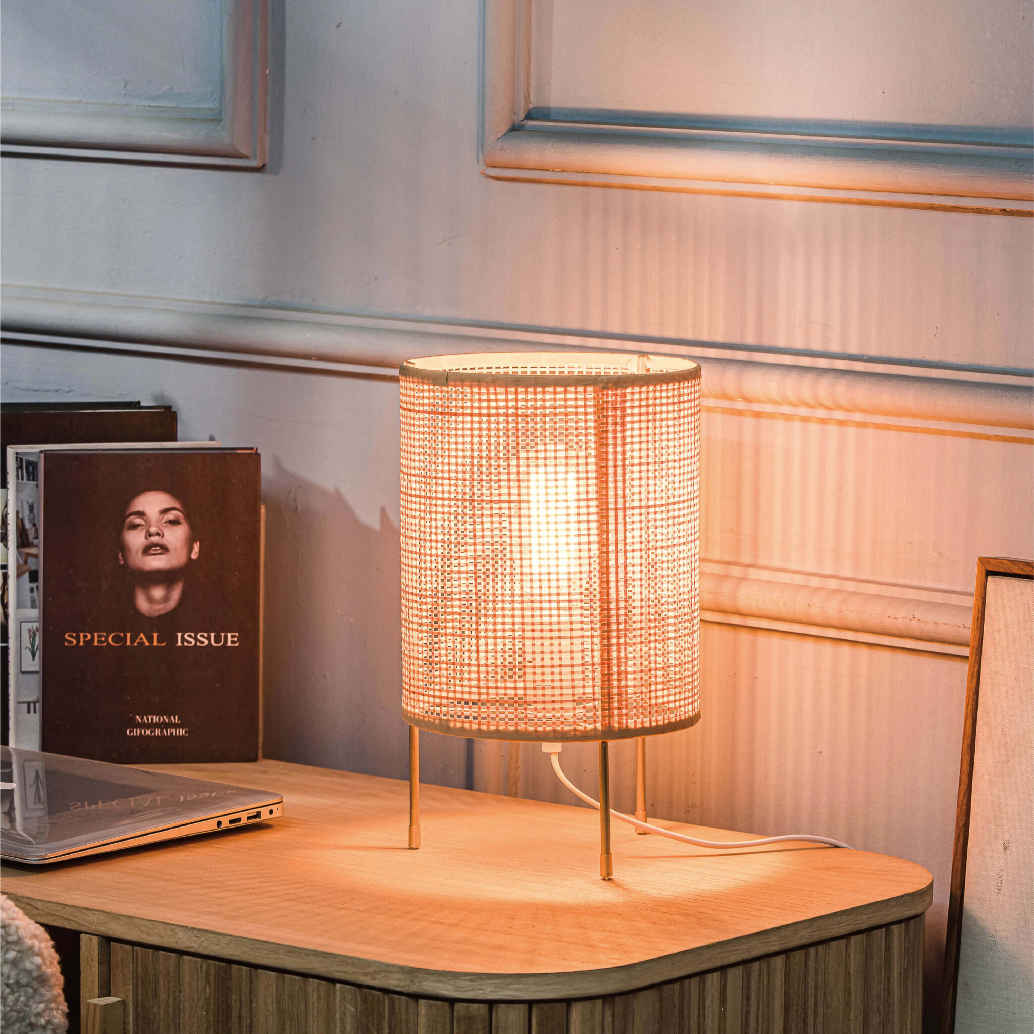 Lampe de chevet vintage en rotin et bambou