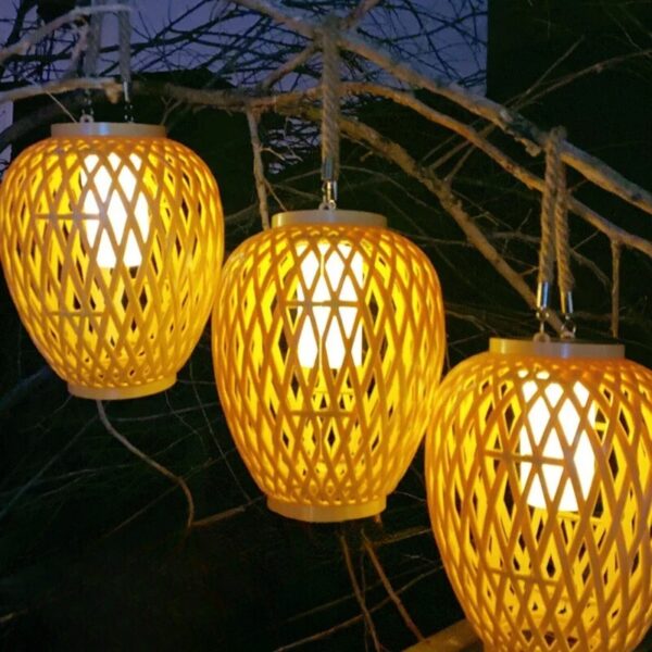 Lanterne effet rotin solaire LED à suspendre