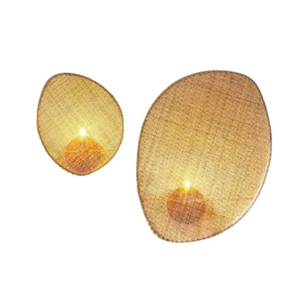 Lot de deux appliques murales rotin minimalistes et décoratives sur fond blanc