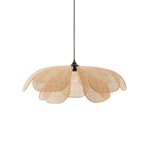 Luminaire fleur rotin élégante et décorative sur fond blanc