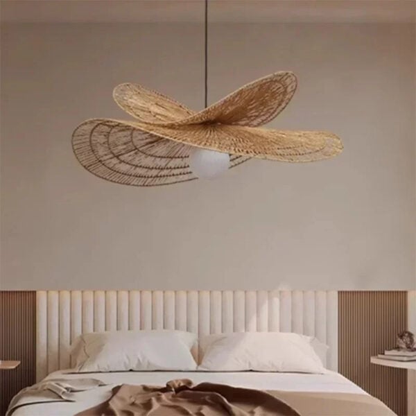 Luminaire rotin chambre original et décoratif dans une chambre