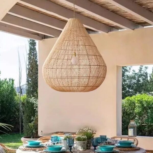Lustre effet rotin chic et polyvalent en osier