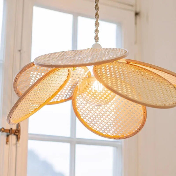 Lustre rotin moderne en forme de fleur