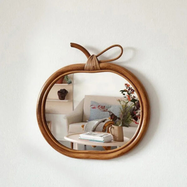 Miroir en rotin au design de pomme