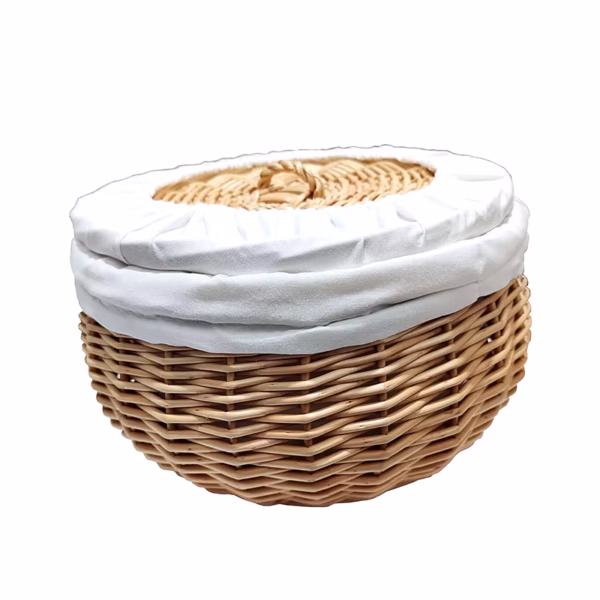 Panier rotin avec couvercle et intérieur en tissu blanc