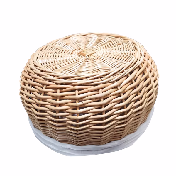 Panier rotin avec couvercle et intérieur en tissu blanc