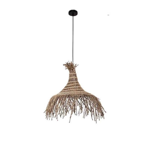 Petit lustre rotin au design rétro et naturel sur fond blanc