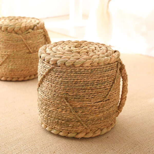 Petit tabouret circulaire en rotin
