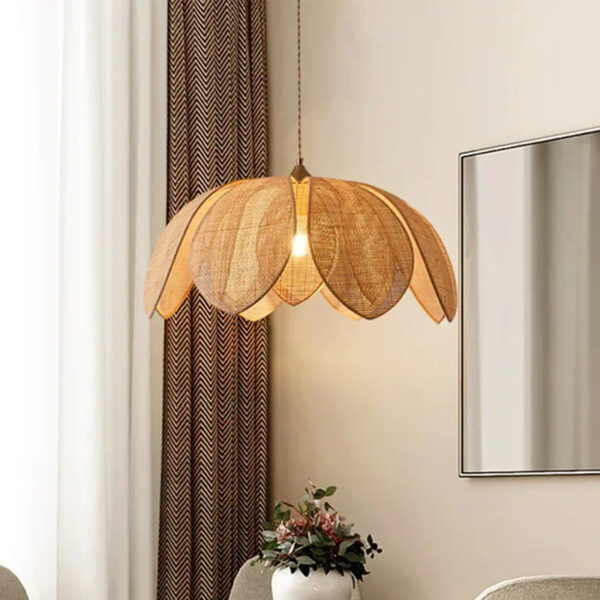 Suspension effet rotin fleur chic et élégante