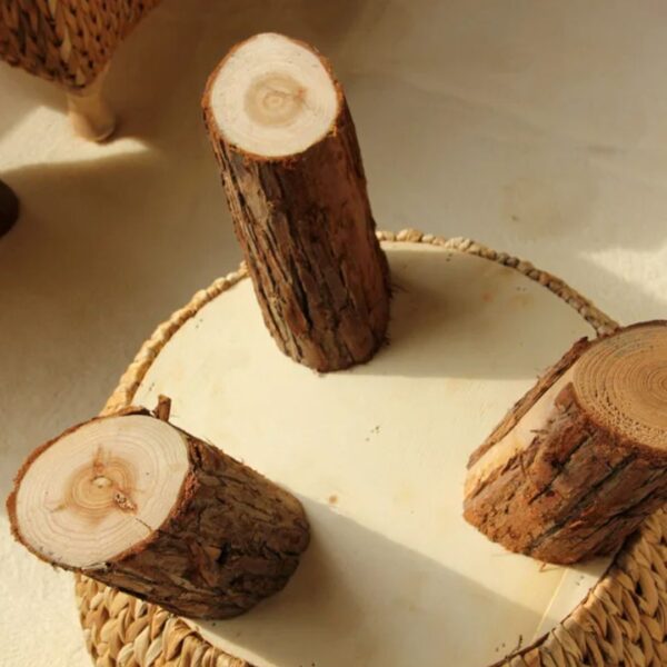 Tabouret bas et circulaire en rotin avec pieds