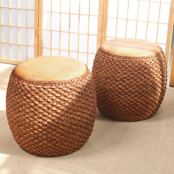 Tabouret circulaire et vintage en rotin