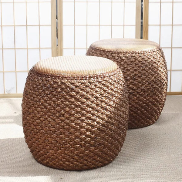 Tabouret circulaire et vintage en rotin