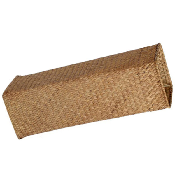 Vase en rotin haut et rectangulaire